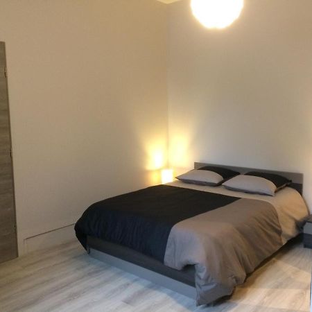 Studio Proche Gare Avec Kitchenette Et Wifi - Porte Rouge Thiviers エクステリア 写真