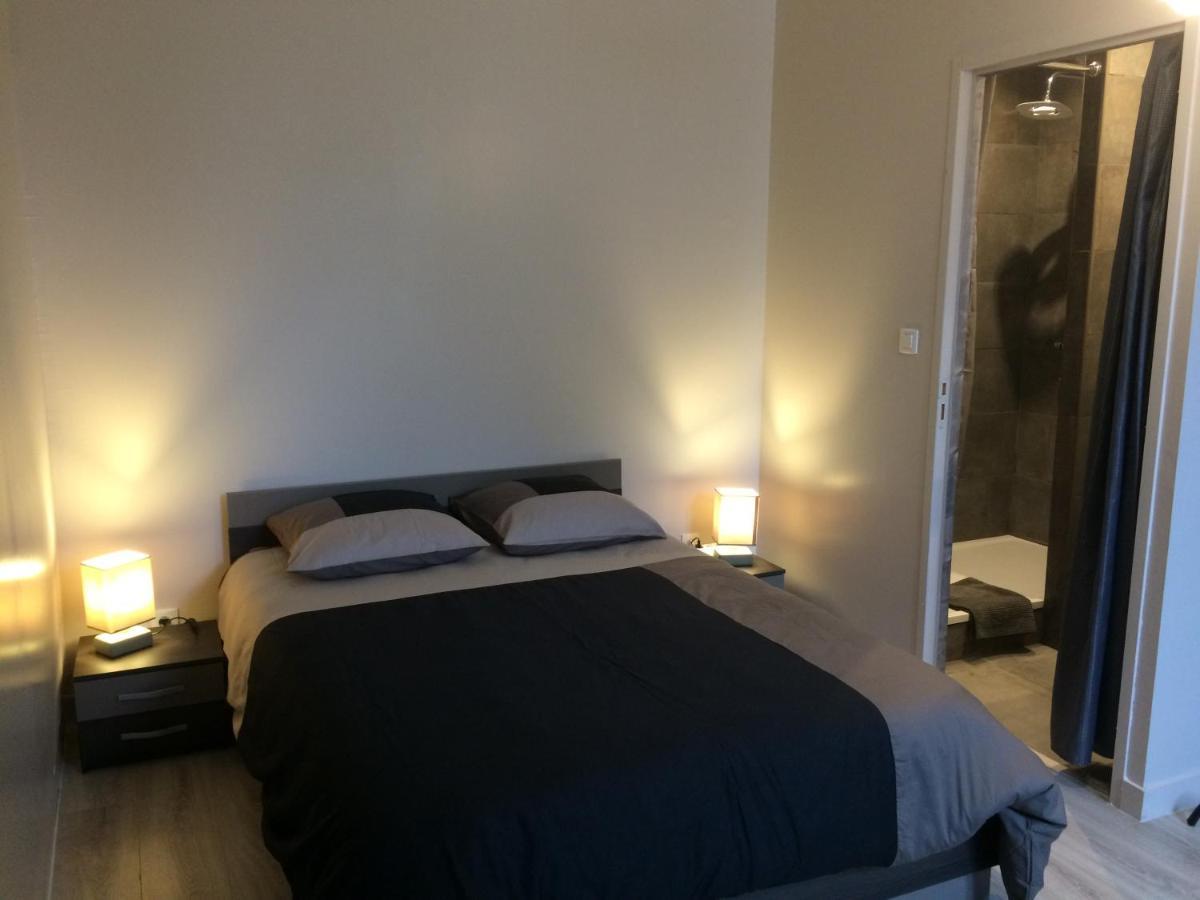 Studio Proche Gare Avec Kitchenette Et Wifi - Porte Rouge Thiviers エクステリア 写真