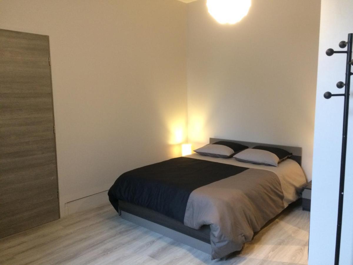 Studio Proche Gare Avec Kitchenette Et Wifi - Porte Rouge Thiviers エクステリア 写真